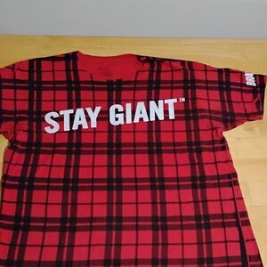 Stay Giant Red Plaid Men's Short Sleeve Tee